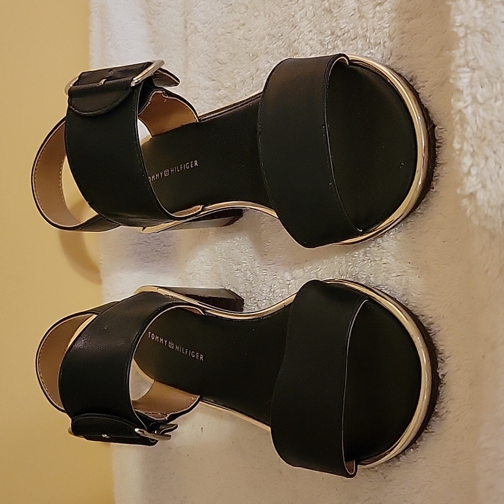 Black leather sandals